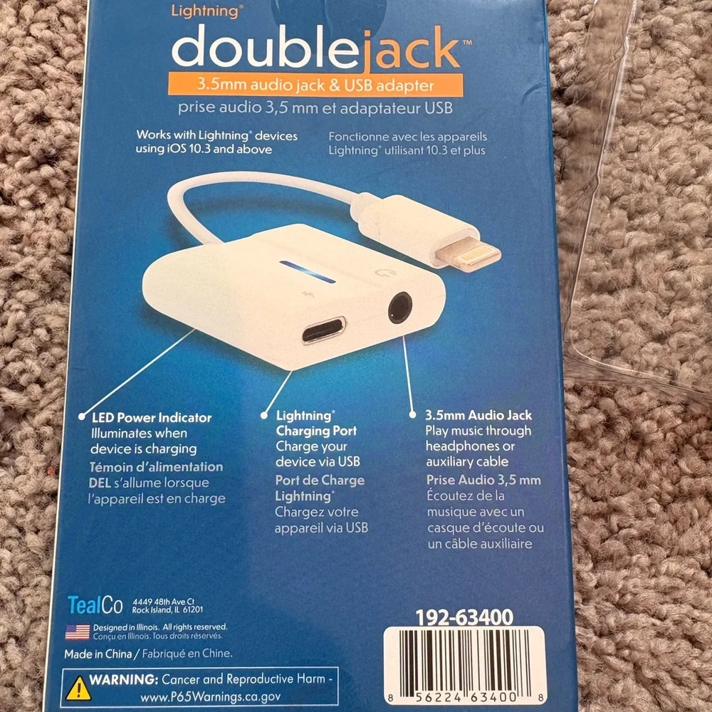 DoubleJack 3.5mm Audio Jack & USB Adapter - White